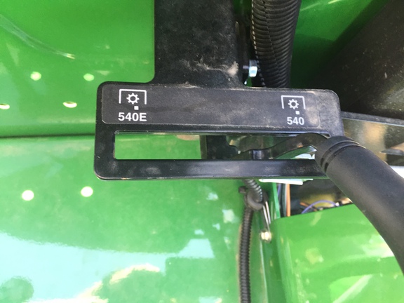 2019 John Deere 5075M Tractor