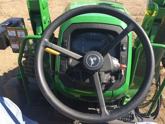 2019 John Deere 5075M Tractor