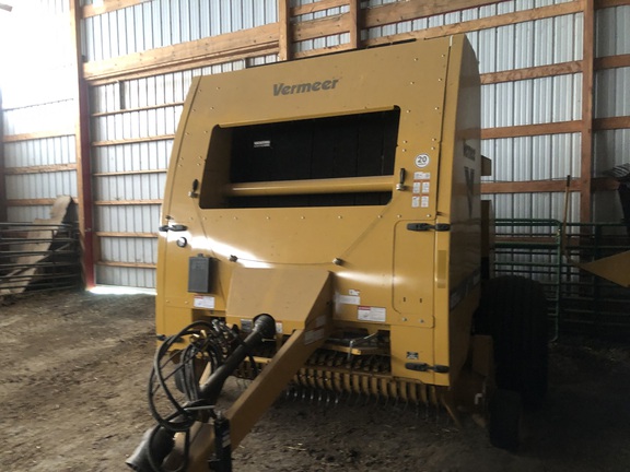 2023 Vermeer 605N Baler/Round