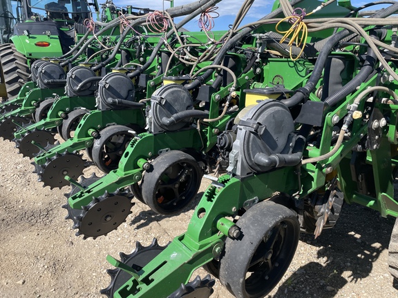 2013 John Deere DB80 Planter