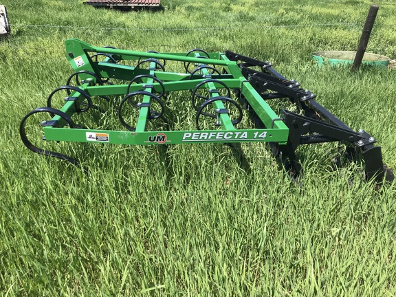 2023 Unverferth STP81401GA Field Cultivator