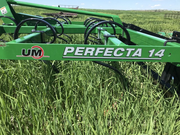 2023 Unverferth STP81401GA Field Cultivator