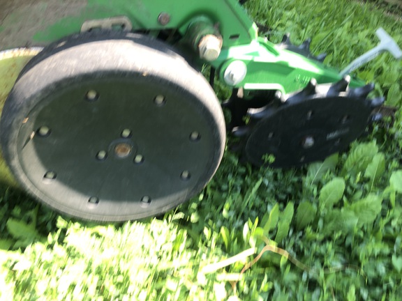 2001 John Deere 1760 Planter