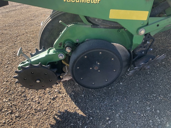 2001 John Deere 1760 Planter