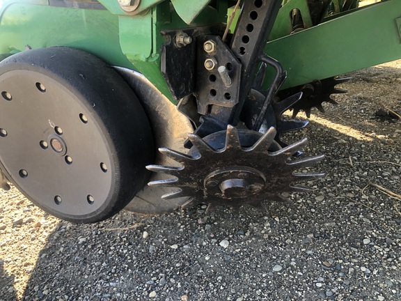 2001 John Deere 1760 Planter