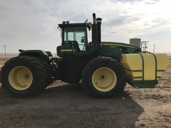 2010 John Deere 9530 Tractor 4WD