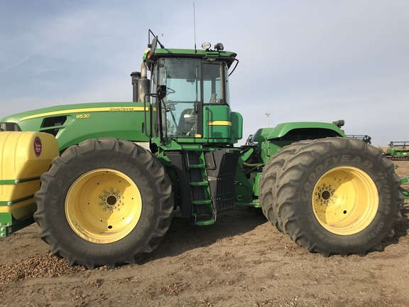 2010 John Deere 9530 Tractor 4WD