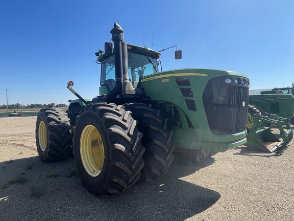 2010 John Deere 9530 Tractor 4WD