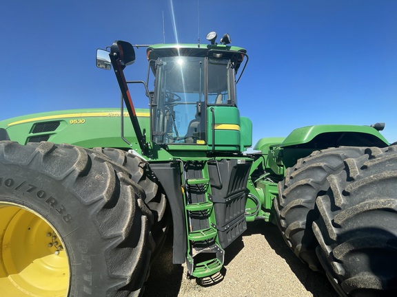 2010 John Deere 9530 Tractor 4WD