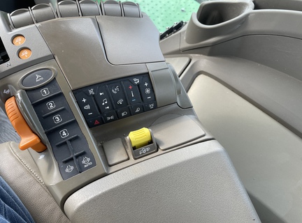 2024 John Deere 9R 640 Tractor 4WD