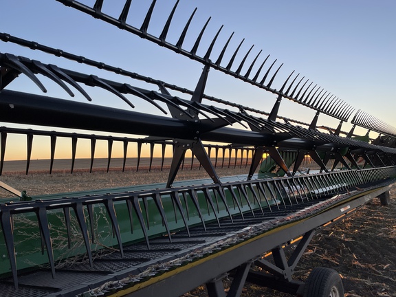 2022 John Deere RD40F Header Combine