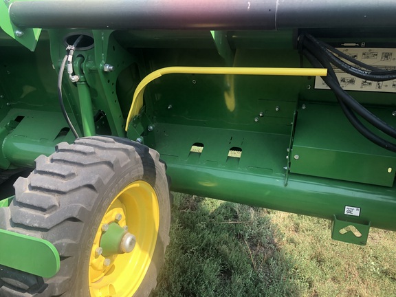 2022 John Deere HD40R Header Combine