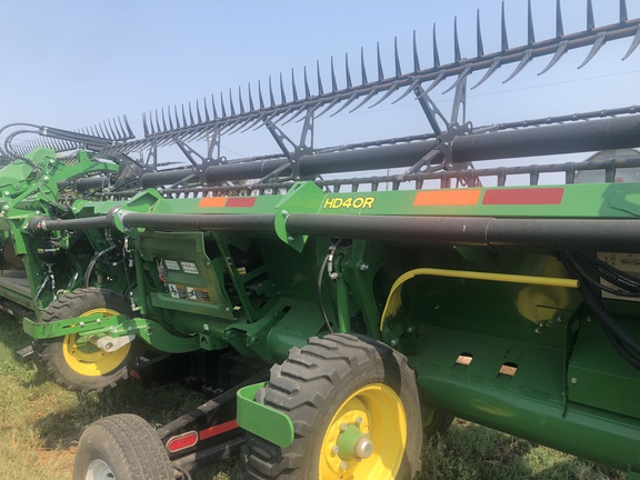 2022 John Deere HD40R Header Combine