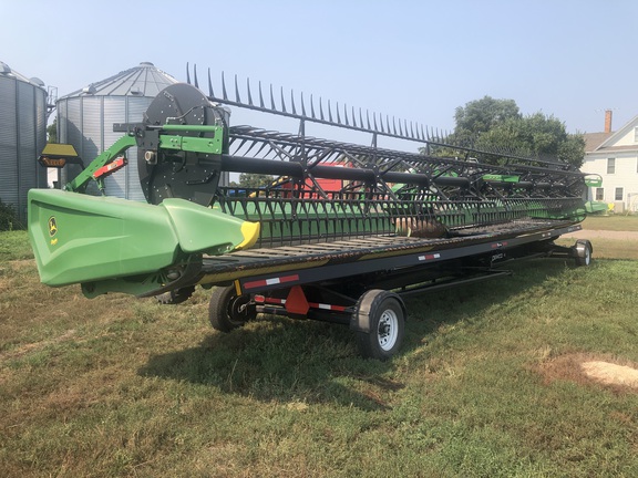 2022 John Deere HD40R Header Combine