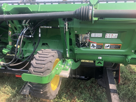 2022 John Deere HD40R Header Combine