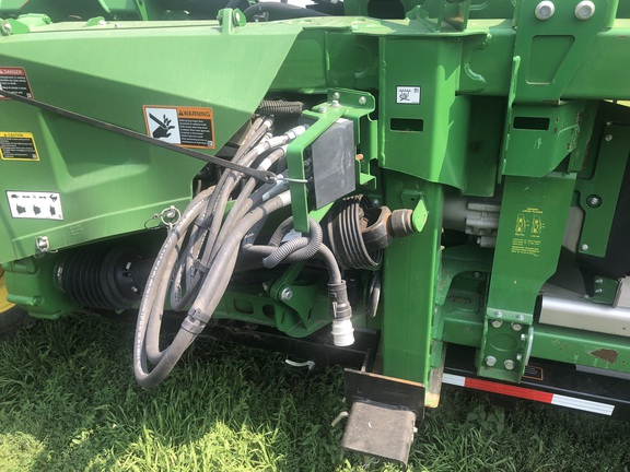 2022 John Deere HD40R Header Combine