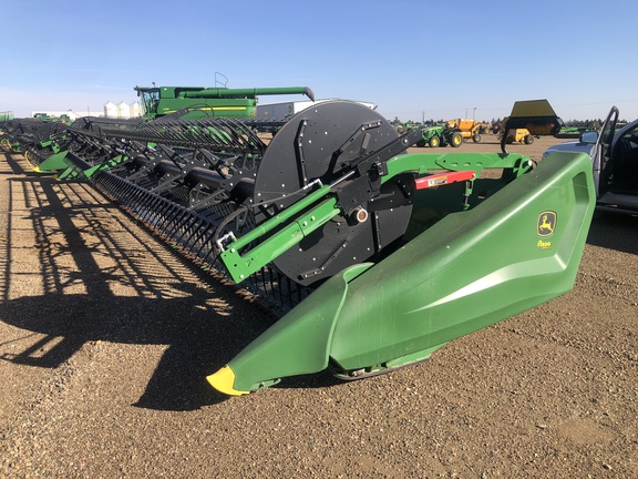 2022 John Deere HD40R Header Combine