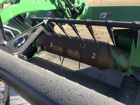 2022 John Deere HD40R Header Combine