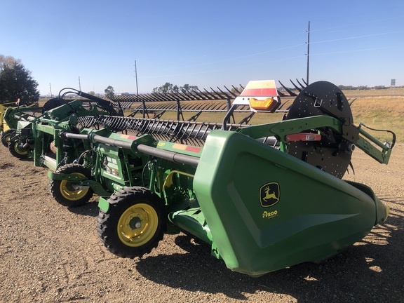 2022 John Deere HD40R Header Combine