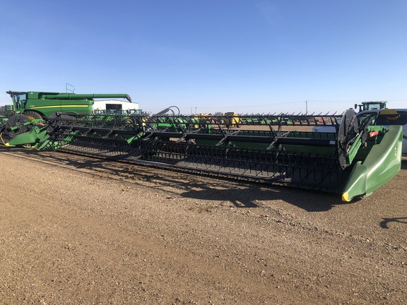 2022 John Deere HD40R Header Combine