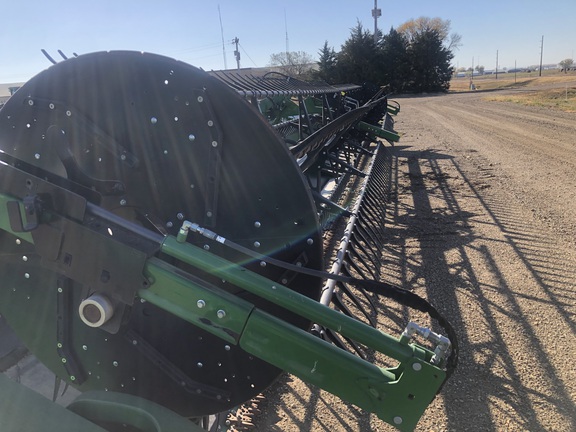 2022 John Deere HD40R Header Combine