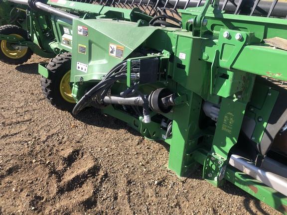 2022 John Deere HD40R Header Combine