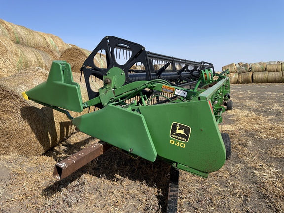 1998 John Deere 930 Header Combine