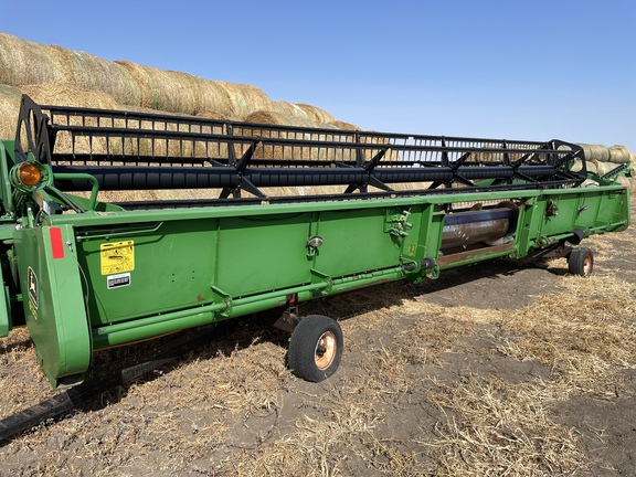 1998 John Deere 930 Header Combine