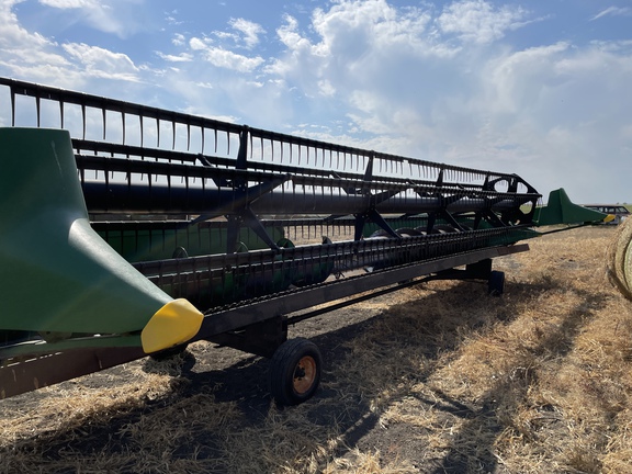 1998 John Deere 930 Header Combine