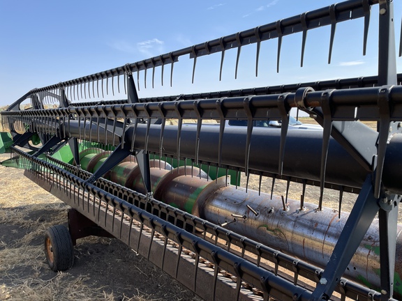 1998 John Deere 930 Header Combine