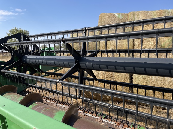 1998 John Deere 930 Header Combine