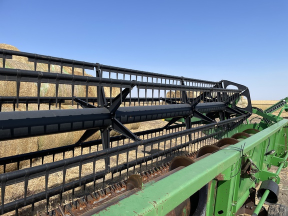 1998 John Deere 930 Header Combine