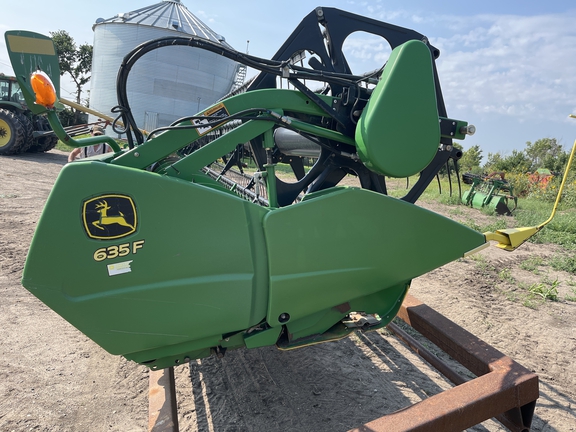 2009 John Deere 635F Header Combine