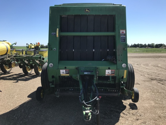 2010 John Deere 568 Baler/Round