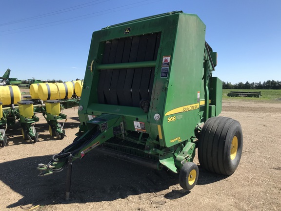 2010 John Deere 568 Baler/Round