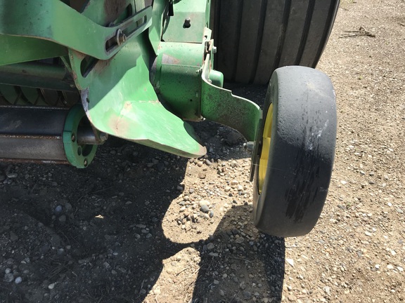 2010 John Deere 568 Baler/Round