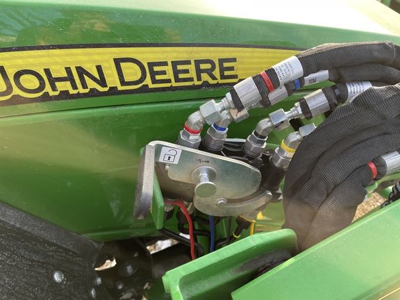 2024 John Deere 2025R Tractor Compact