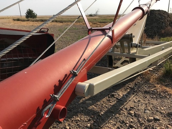 2011 Buhler Farm King 1395 Grain Auger