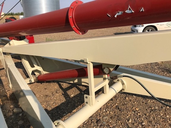 2011 Buhler Farm King 1395 Grain Auger