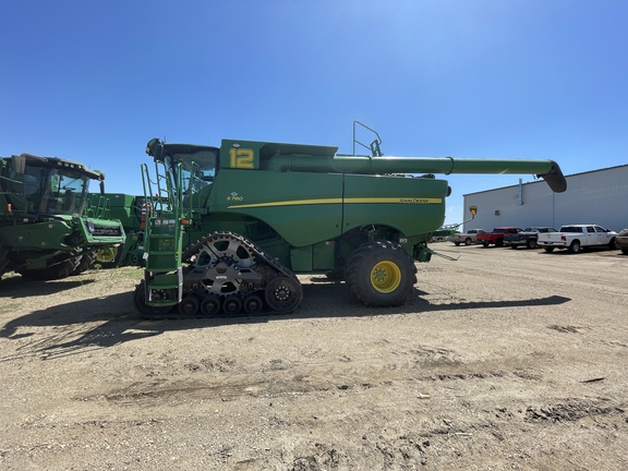 2022 John Deere S780 Combine