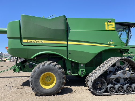 2022 John Deere S780 Combine