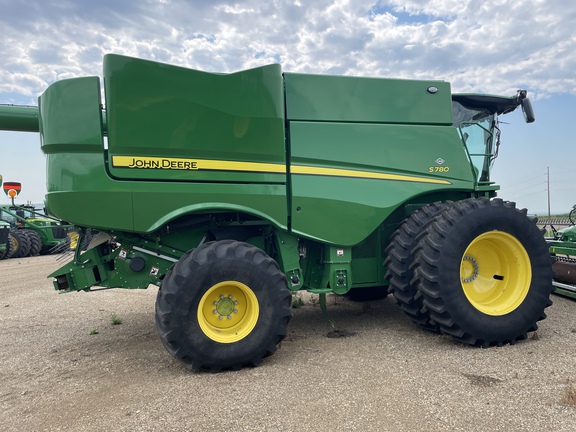 2022 John Deere S780 Combine