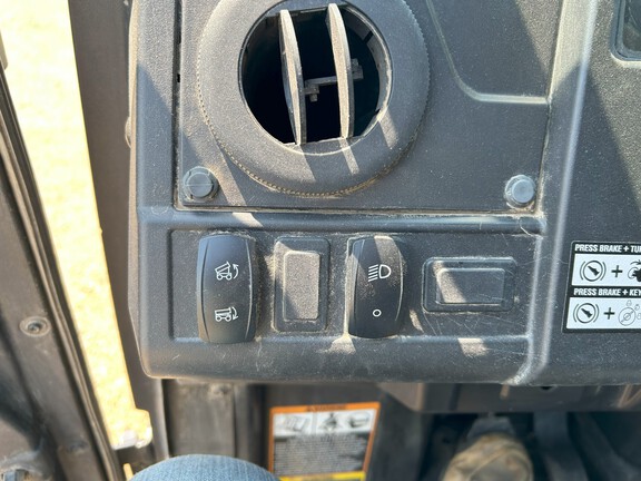 2023 John Deere XUV 835M ATV