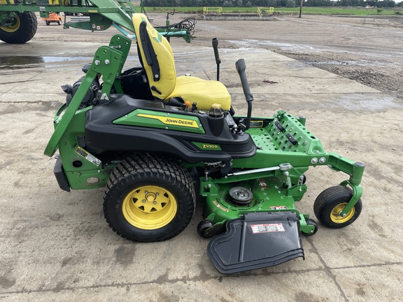 2023 John Deere Z930R Mower/Zero Turn