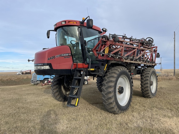 2011 Case IH Patriot 4420 Sprayer/High Clearance