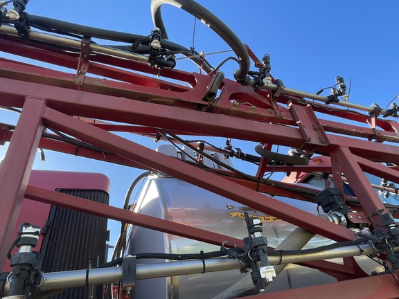 2011 Case IH Patriot 4420 Sprayer/High Clearance