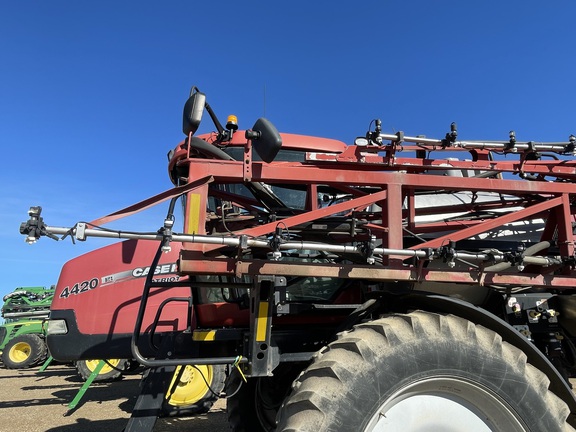 2011 Case IH Patriot 4420 Sprayer/High Clearance