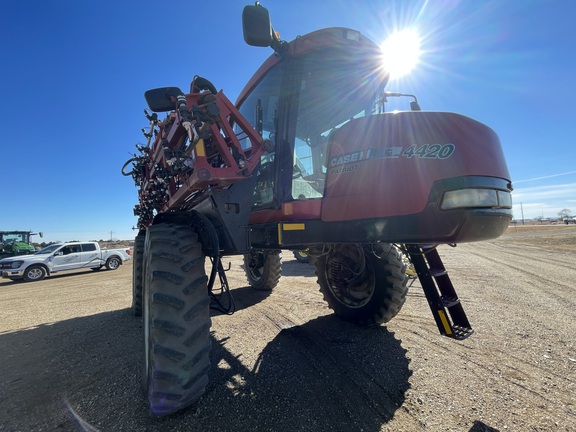 2011 Case IH Patriot 4420 Sprayer/High Clearance