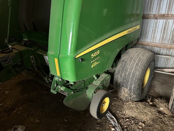 2017 John Deere 569 Premium Baler/Round