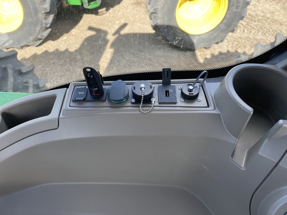 2023 John Deere 9R 640 Tractor 4WD